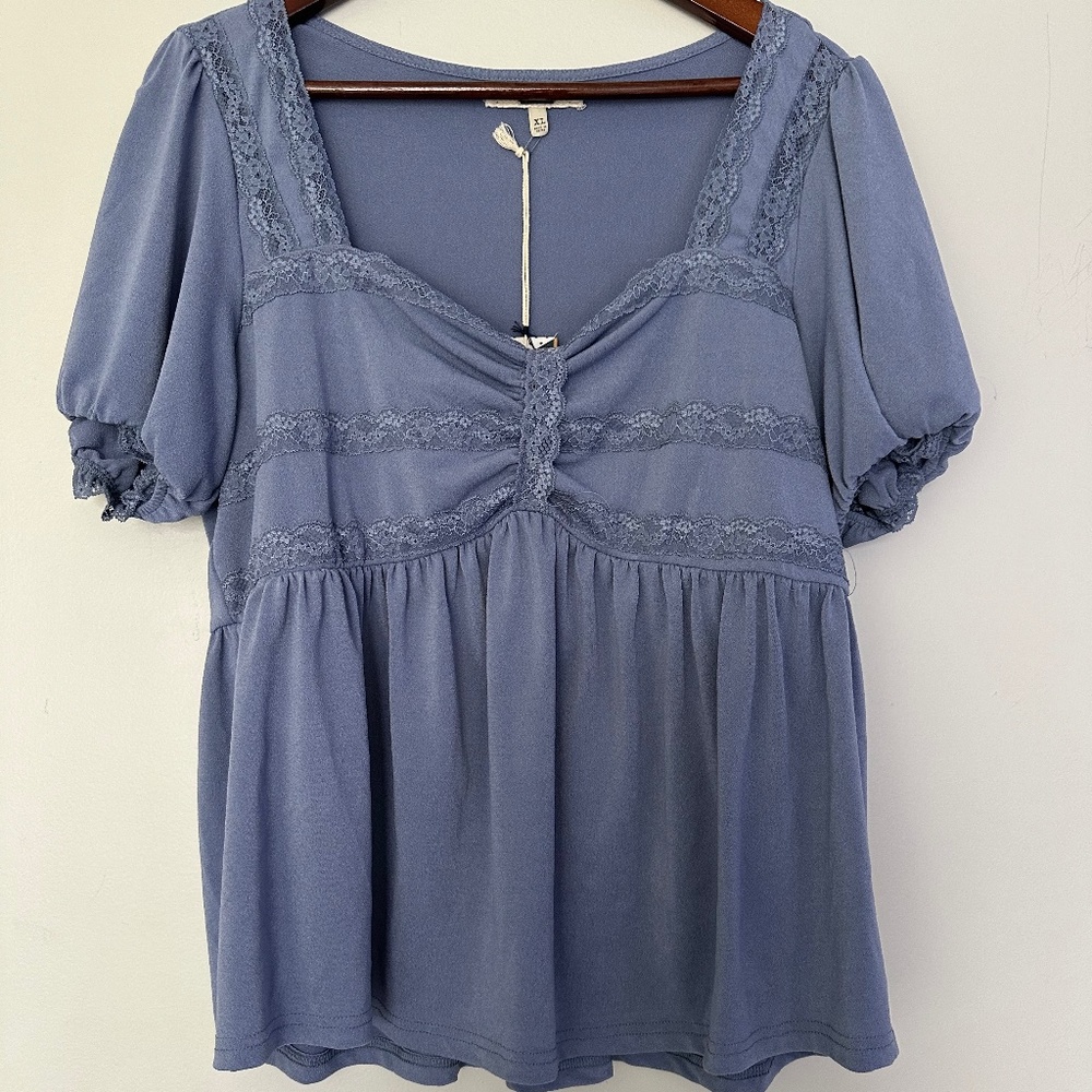 NWT Purple Blueish Babydoll style Puff Sleeve Top. XL